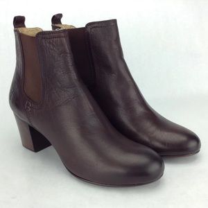 Frye Stella Chelsea Short Boot (brown)